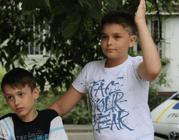 Патрульні запрошують мешканців Корабельного району на бесіду біля багатоповерхівки | Корабелов.ИНФО