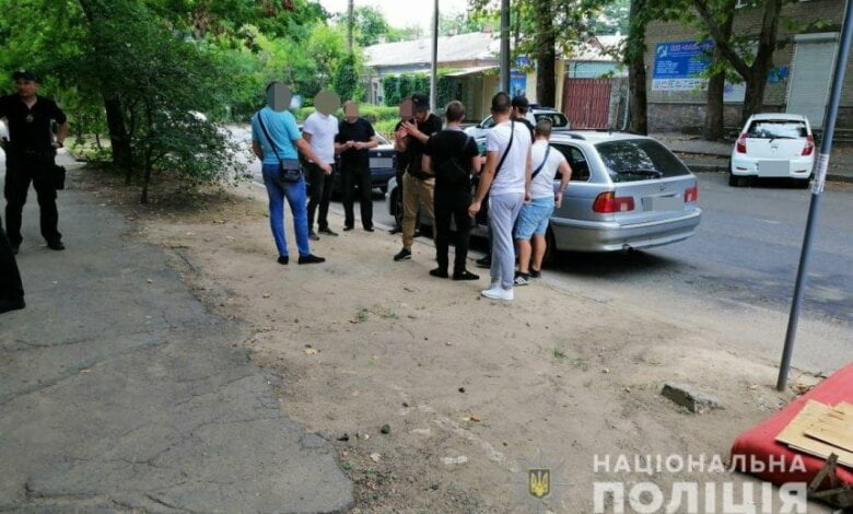 Возле избирательного участка в Николаеве задержали людей с оружием | Корабелов.ИНФО image 3