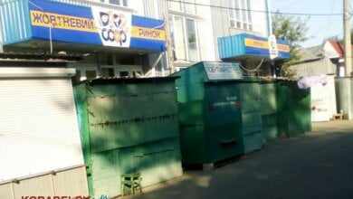 "Позорные ларьки и бардак", - жители Корабельного района о неприглядности местного рынка | Корабелов.ИНФО image 1