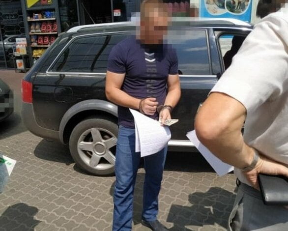 В Николаеве адвокат вымагал взятку в $1,5 тыс. для следователя | Корабелов.ИНФО