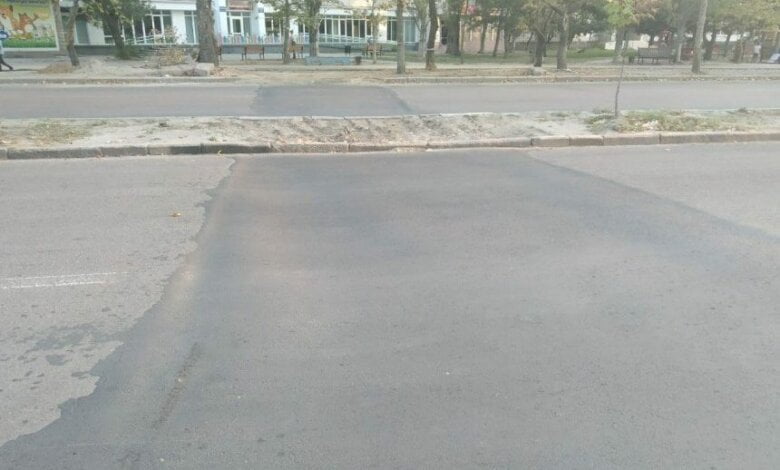 В Корабельном районе начал проваливаться свежеуложенный асфальт | Корабелов.ИНФО image 1