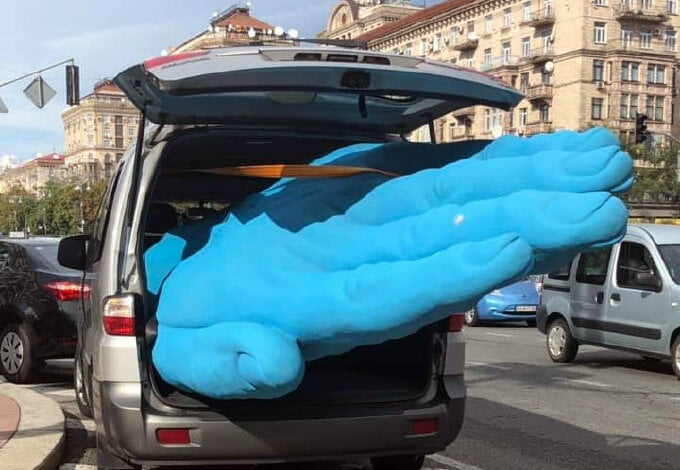 В Николаев привезут нашумевший арт-объект «Синяя рука» | Корабелов.ИНФО