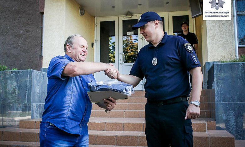 Наградили таксиста, который помог задержать двоих ограбивших церковь в Николаеве | Корабелов.ИНФО