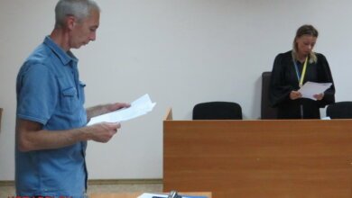 Обвиняемый в уголовном преступлении учитель Базулько снова заявил отвод прокурору и пытался "давить" на суд (Видео) | Корабелов.ИНФО image 3