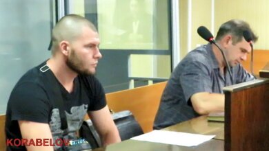 Хватался за автомат, побил и укусил патрульных житель Корабельного района | Корабелов.ИНФО