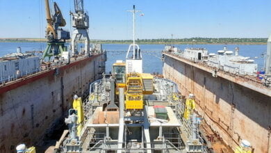 Робота кипить: на заводі "Океан" ремонтують судна та будують мостові конструкції | Корабелов.ИНФО image 2