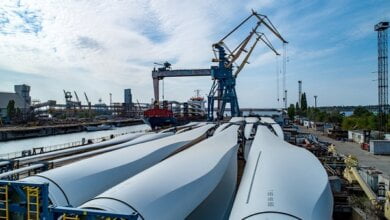 «Конструктор для взрослых»: завод «Океан» разгружает суда с составными частями ветряков | Корабелов.ИНФО image 4