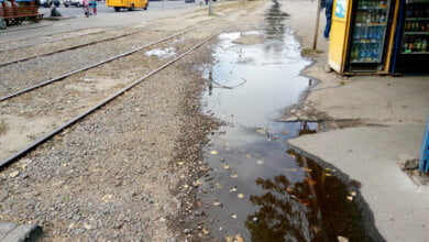 "Реконструкції" пл. Соборної та ПК "Молодіжний" Сєнкевичем – це позолотити кнопку унітазу, коли народ тоне в зруйнованій каналізації! | Корабелов.ИНФО