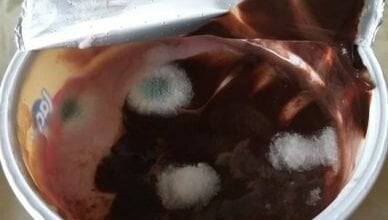 В Николаеве в крупном супермаркете продают десерт с плесенью | Корабелов.ИНФО