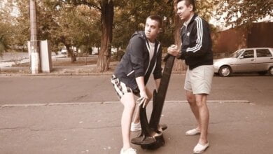 «В этих ямах мы родились, в этих ямах и умрем!»: в новом клипе высмеяли николаевские проблемы (Видео) | Корабелов.ИНФО