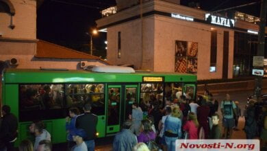 Как штурмовали маршрутки и автобусы николаевцы после Дня города (видео) | Корабелов.ИНФО