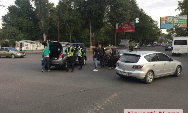 Блондинка на Mitsubishi протаранила «Жигули» на проспекте Богоявленском | Корабелов.ИНФО