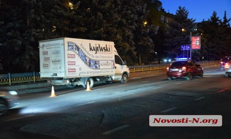 В Николаеве грузовик сбил женщину с ребенком на переходе | Корабелов.ИНФО