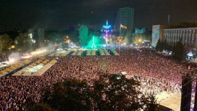 Николаевцы с "Мозгами" отметили День города на Соборной площади масштабным концертом | Корабелов.ИНФО