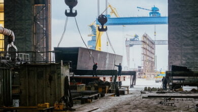 Робота кипить: на заводі "Океан" ремонтують судна та будують мостові конструкції | Корабелов.ИНФО image 4