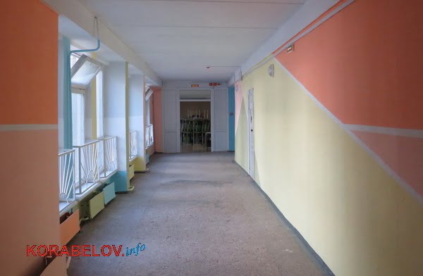 коридор в Николаевской школе №1 (2019 г.)