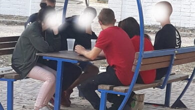 "Спивается нация. Это грустно", - жители Корабельного района о местных подростках | Корабелов.ИНФО