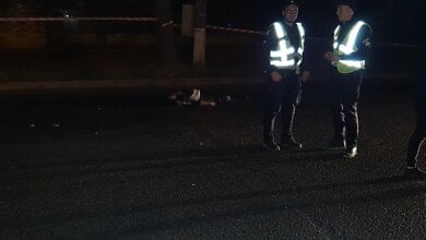 На проспекте Богоявленском автомобиль сбил насмерть женщину на пешеходном переходе и скрылся с места ДТП | Корабелов.ИНФО