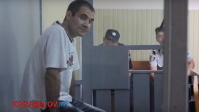 В Корабельном районе судят мужчину, "по пьяни" убившего своего товарища ударом ножа в шею | Корабелов.ИНФО