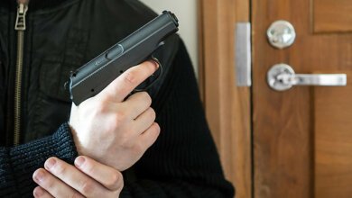 В Николаеве между двумя компаниями произошел конфликт со стрельбой – именинник получил тяжелую травму головы | Корабелов.ИНФО