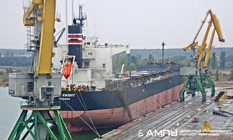 В порту «Ольвия» приняли крупногабаритное "судно-великан" из Панамы | Корабелов.ИНФО