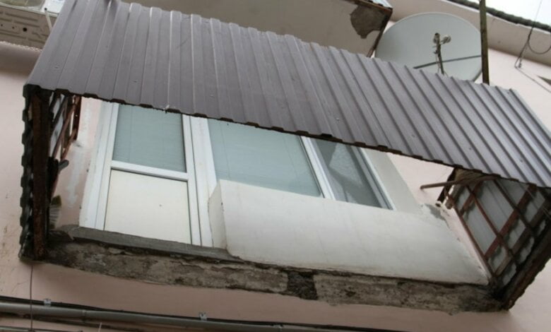 На базе отдыха в Коблево обвалился балкон с людьми: один погибший, двое пострадавших | Корабелов.ИНФО