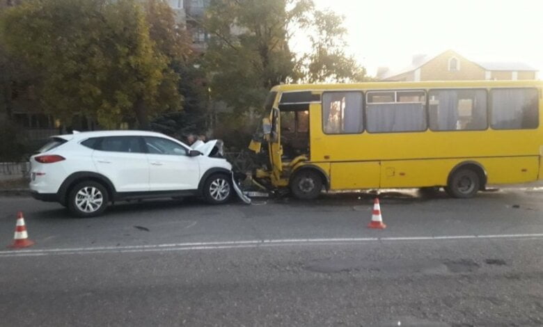 На Николаевщине в ДТП с автобусом пострадали 8 человек, в их числе трое детей | Корабелов.ИНФО