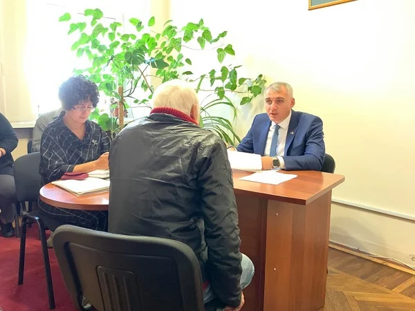 Сенкевич пожаловался на «скандалистов и провокаторов», которые приходят к нему на личные приемы | Корабелов.ИНФО