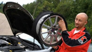 "Я три раза бил там колёса": известный блогер-автогонщик Мочанов возмутился состоянием очаковской дороги | Корабелов.ИНФО