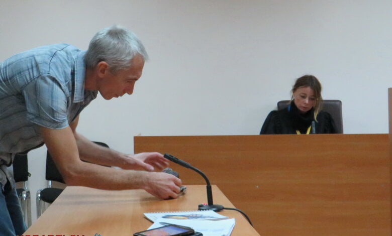 "Базулько затягивает судебный процесс и превращает его в фарс": подробности дела "о неадекватном школьном учителе" (Видео) | Корабелов.ИНФО image 1