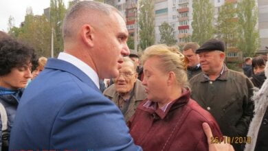 На встрече с Сенкевичем в Корабельном районе раздавали газеты от партии Шария (ФОТОРЕПОРТАЖ) | Корабелов.ИНФО image 28