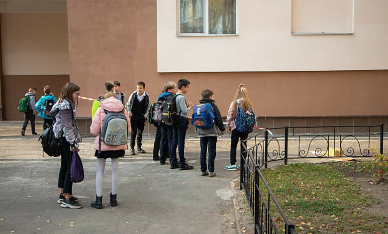 В Киеве 12-летняя девочка выбросилась из окна школы на четвертом этаже | Корабелов.ИНФО
