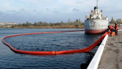 «Поставлені цілі досягнуті в повній мірі»: порт «Ольвія» провів тренування з ліквідації розливу нафтопродуктів | Корабелов.ИНФО image 1