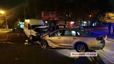 Ночью на проспекте Богоявленском столкнулись маршрутка и «Фольксваген»: пострадали три человека | Корабелов.ИНФО