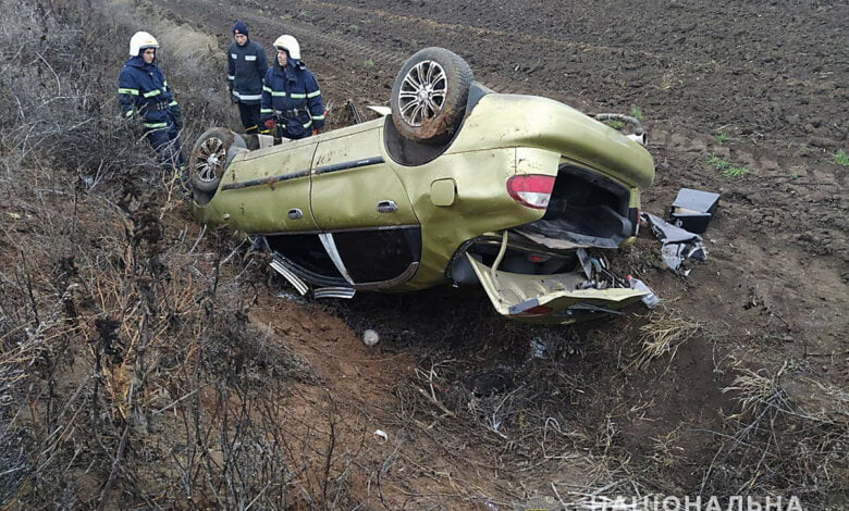 В Витовском районе «Daewoo» слетел с дороги и перевернулся – пострадала пассажирка | Корабелов.ИНФО