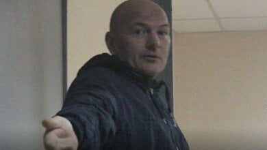 "Чё Вы меня снимаете?", - Андрей Лукьяненко, обвиняемый в кражах и мошенничестве в Корабельном районе (Видео) | Корабелов.ИНФО