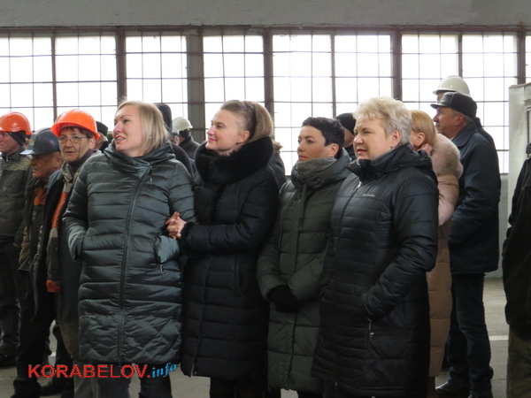 Митинг на заводе "Океан". Закладка барж