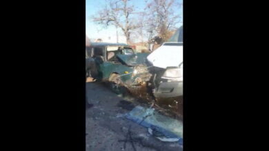 Микроавтобус на "встречке" столкнулся с автомобилем "ВАЗ", его водителя госпитализировали: ДТП в Корабельном районе | Корабелов.ИНФО image 1