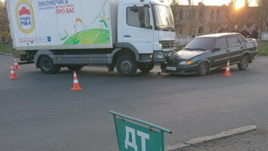 В Корабельном районе столкнулись грузовик «Мерседес» и «ВАЗ-2115» | Корабелов.ИНФО