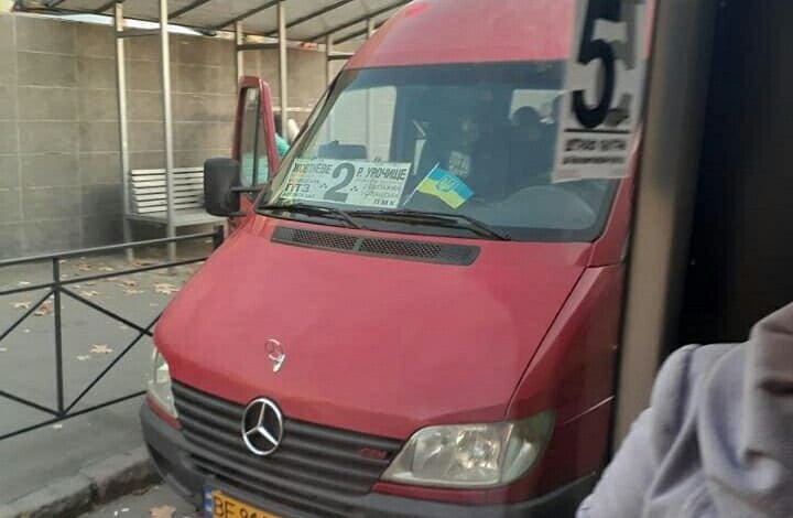 Просьбы игнорировал: николаевский "маршрутчик" не дал своему коллеге нормально подобрать девушку с коляской | Корабелов.ИНФО