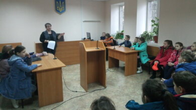 В Корабельному районному суді школярів навчили, як треба поводитися під час слухання справи | Корабелов.ИНФО image 2