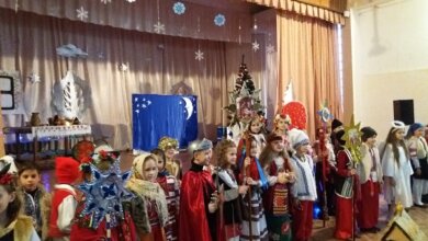 «Україна колядує»: учні школи з Корабельного району разом з батьками відсвяткували прийдешнє Різдво | Корабелов.ИНФО image 1