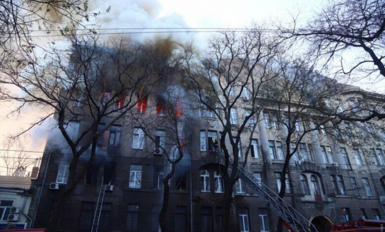 В Одессе пылает колледж экономики и права: пострадали минимум 10 человек. ВИДЕО | Корабелов.ИНФО