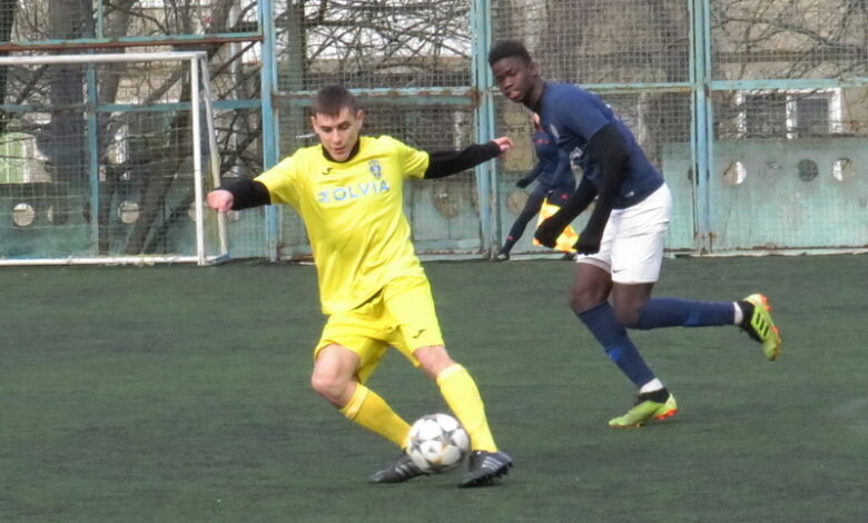 Не лише яскраві атаки, а й безліч травм: футбольну зустріч "Мілан" - "Ольвія" гравці позначили як "день медика" (ФОТО, ВІДЕО) | Корабелов.ИНФО image 5