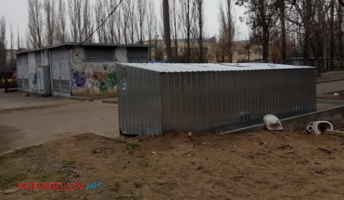мусорные контейнеры
