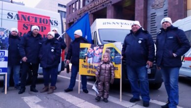 "Ударим автопробегом по санкциям": рабочие Дерипаски на "ГАЗелях" отправились протестовать в Германию | Корабелов.ИНФО