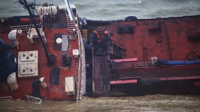 Владельцем затонувшего в Одессе танкера является экс-депутат Николаевского облсовета от ПР, судно использовали для контрабанды | Корабелов.ИНФО image 1