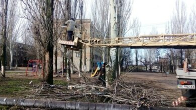 У Корабельному прибирали опале листя та сміття | Корабелов.ИНФО image 1