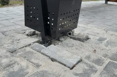 В отреставрированном сквере Николаева орудовали вандалы: Ломали кусты и урны | Корабелов.ИНФО image 2