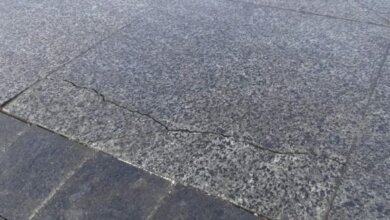 Плакали наши 100 миллионов... Главная николаевская площадь не выдержала новогодних праздников - на ней потрескалась плитка | Корабелов.ИНФО